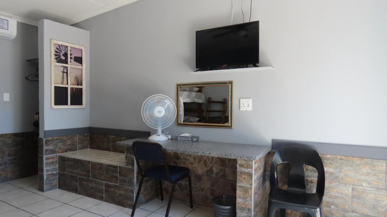 Die Windpomp Gastehuis Beaufort West Zewnętrze zdjęcie