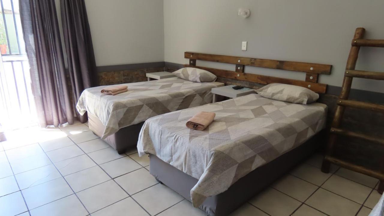 Die Windpomp Gastehuis Beaufort West Zewnętrze zdjęcie